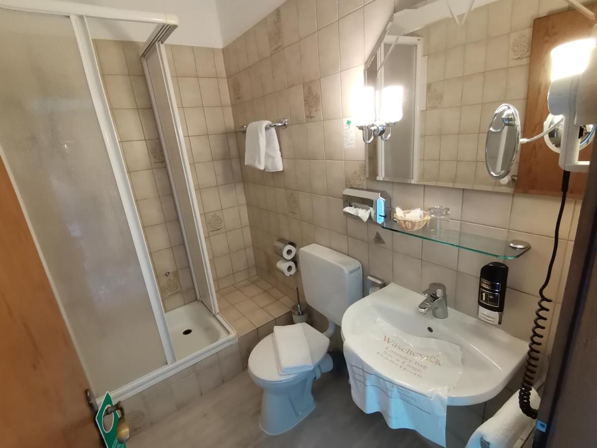 Hotel Kitzinger Hof An Der B8 Kitzingen Eksteriør bilde