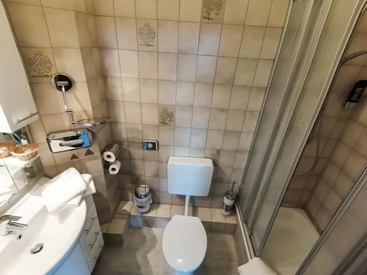 Hotel Kitzinger Hof An Der B8 Kitzingen Eksteriør bilde